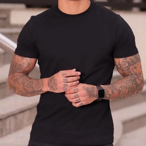camiseta preta basica masculina